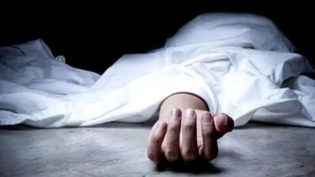 झांसी में रोंगटे खड़े करने वाली वारदात, बिजली की शिकायत कर लौट रहे युवक को तलवारों से काटा
