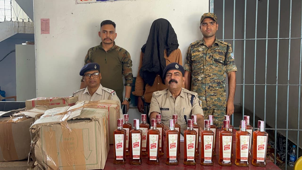 बिहार पहुंचने से पहले पकड़ी गई शराब की बड़ी खेप! कार की डिक्की में छिपा था तस्करी का पूरा खेल