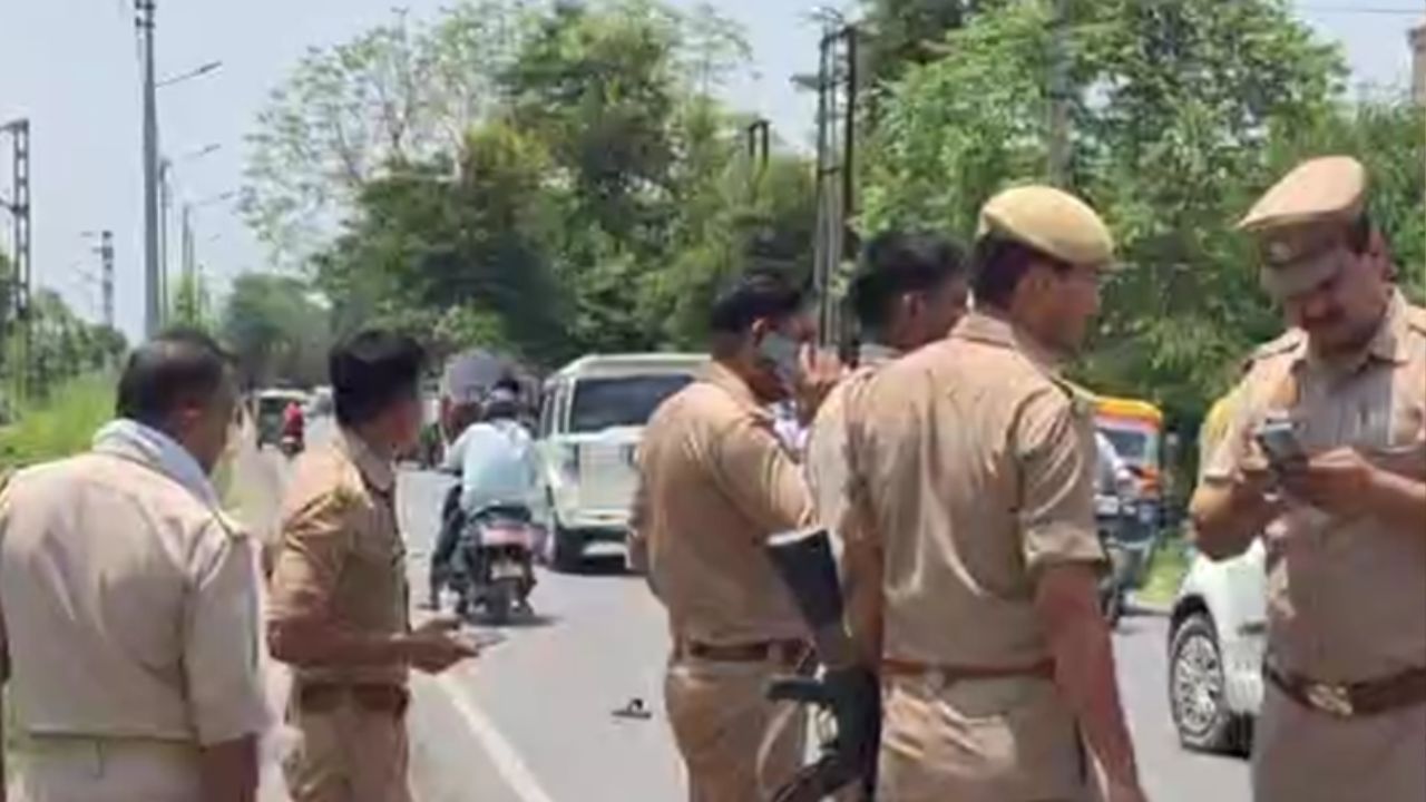 Kannauj Accident: कन्नौज में तेज रफ्तार लोडर का कहर, ऑटो को मारी टक्कर; दो बुजुर्गों की मौत