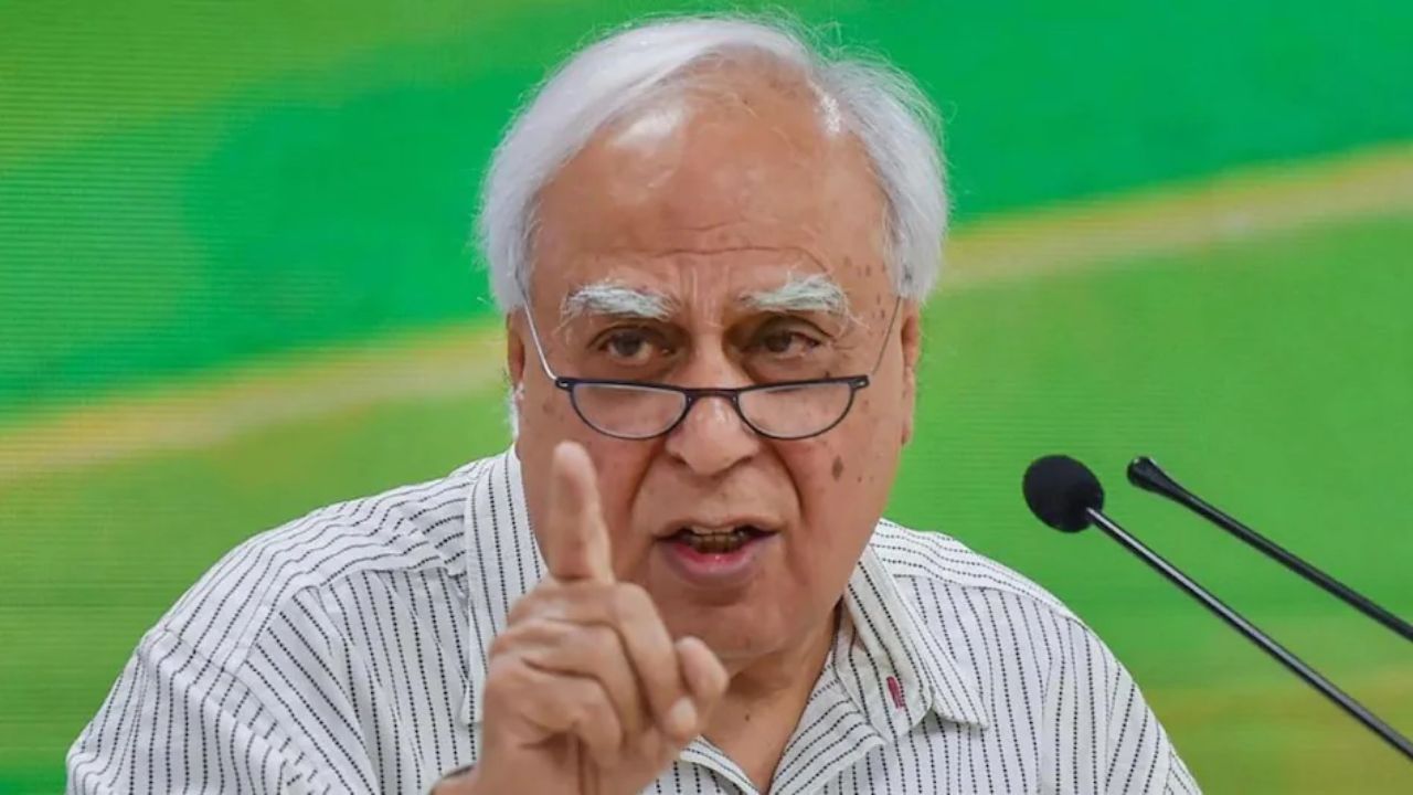 TMC के बागी सांसदों पर अब भी मंडरा रहा खतरा? कपिल सिब्बल ने बताई कानूनी चाल, ममता के पास ‘ब्रह्मास्त्र’