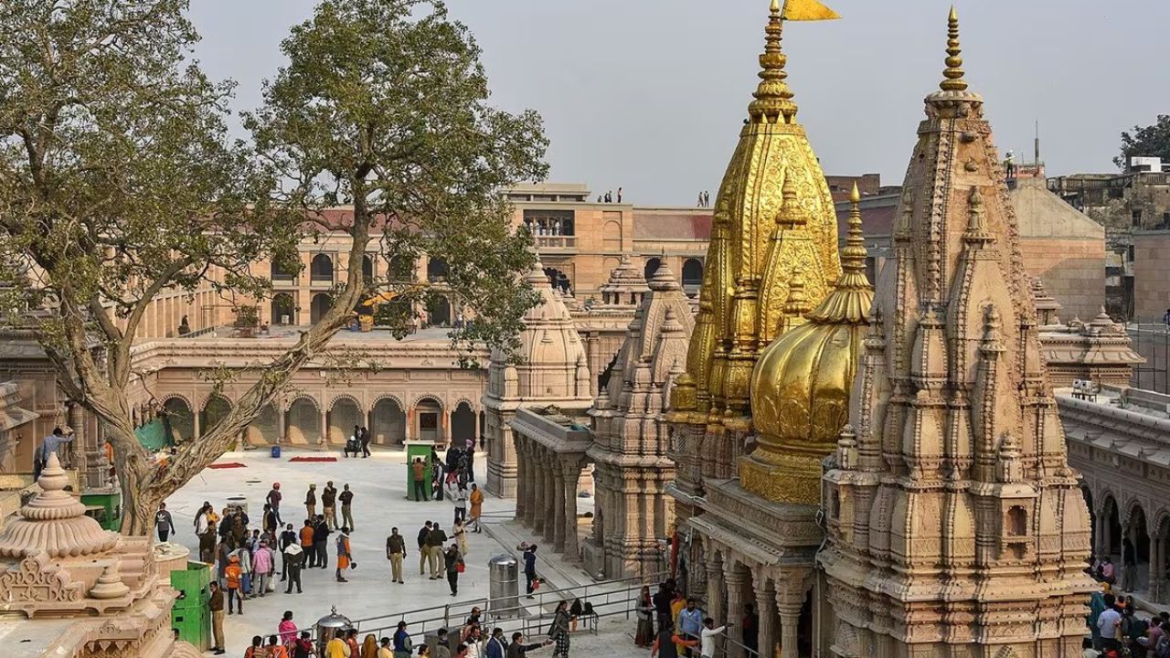 वाराणसी में काशी विश्वनाथ दर्शन करते वक्त श्रद्धालु बेहोश, इलाज के दौरान अस्पताल में तोड़ा दम