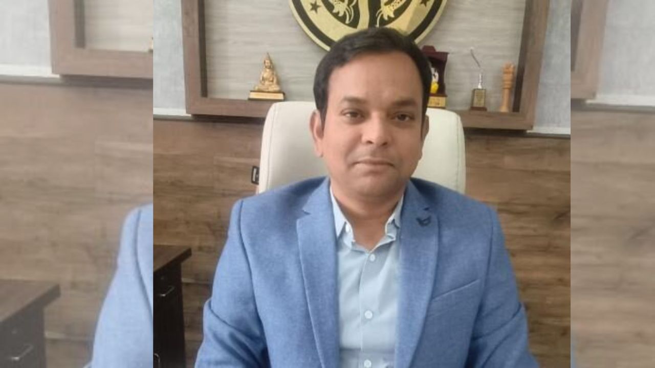कलेक्ट्रेट में बड़ा प्रशासनिक फेरबदल: डीएम कार्यालय से जुड़े एडीएम के स्टेनो, कई कर्मचारियों के पटल बदले