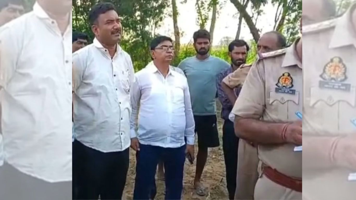 Mainpuri: खेत में काम करते-करते अचानक किसान के साथ हुआ ऐसा हादसा, देखते ही ग्रामीण हुए दंग