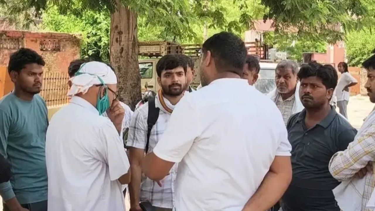 मैनपुरी में रफ्तार का कहर, अज्ञात वाहन ने बाइक को रौंदा, तड़प कर युवक ने तोड़ा दम