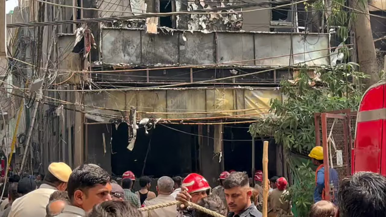 Malviya Nagar Fire: कौन है दिल्ली के Lemon Green Hotel अग्निकांड का ‘खलनायक’, जिसकी लापरवाही ने ली कई बेकसूर लोगों की जान