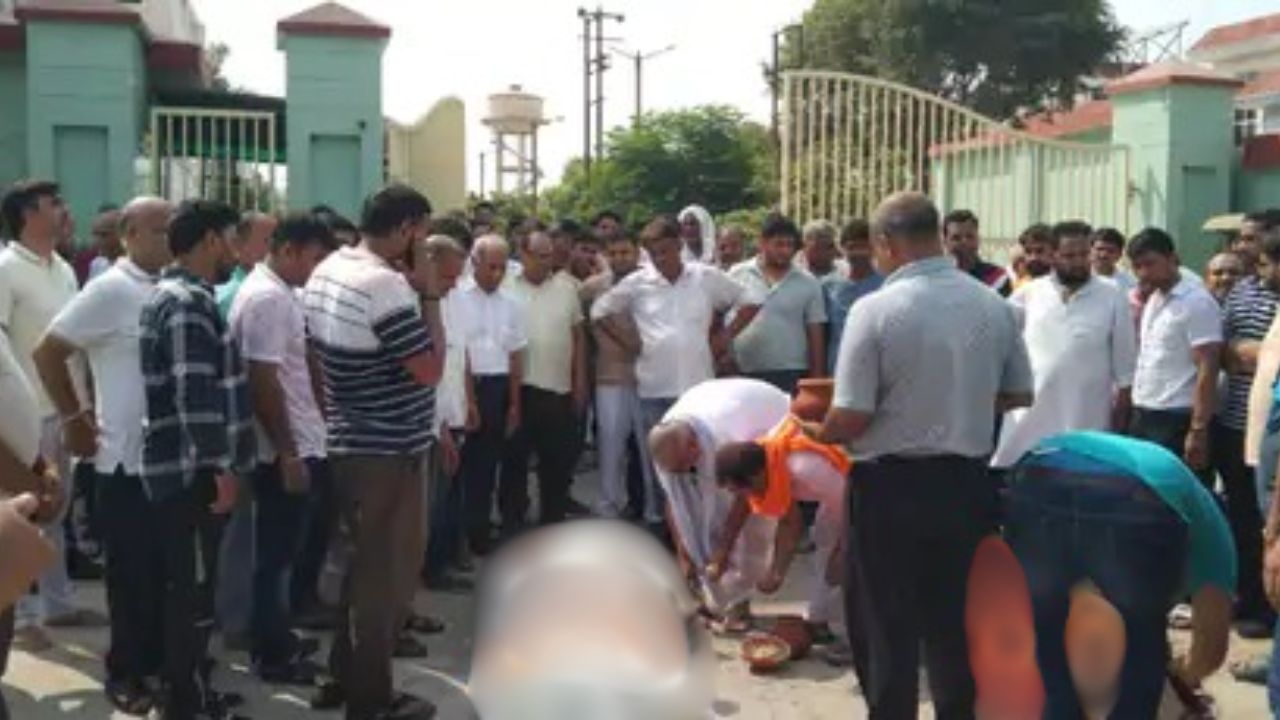 मेरठ में एक साथ उठी पति-पत्नी और बेटी की अर्थी, केएमपी एक्सप्रेसवे पर उजड़ गया घर, कौन जिम्मेदार?