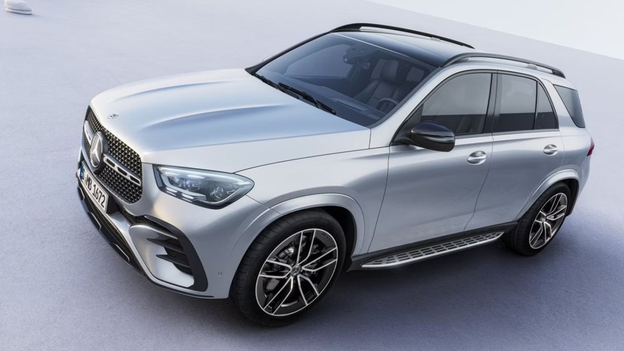 New Mercedes S-Class Facelift Launched: शानदार फीचर्स और अपग्रेडेड डिजाइन ने बढ़ाया लग्जरी सेडान का क्रेज, जानें कीमत