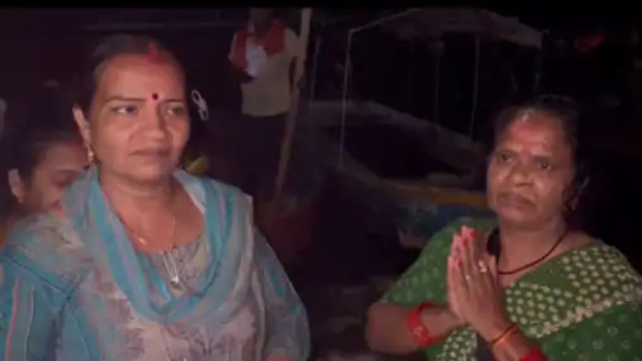 Mirzapur News: मौत के मुंह से खींच लाए नाविक! विंध्याचल घाट पर डूब रहे श्रद्धालुओं को मिला जीवनदान