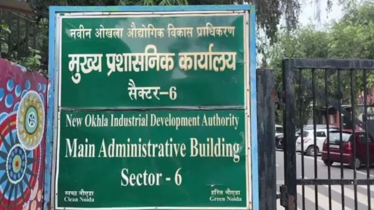 क्या डबल बेसमेंट बना रहा इस्कॉन मंदिर अब टूटने की कगार पर? नोएडा प्राधिकरण ने भेजा नोटिस