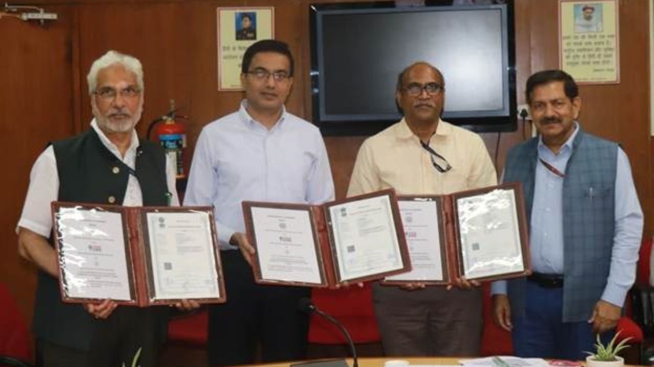 Noida News : हाईटेक होंगी वेस्ट यूपी की सड़कें, PWD सचिव और IAS ने बताया खास प्लान
