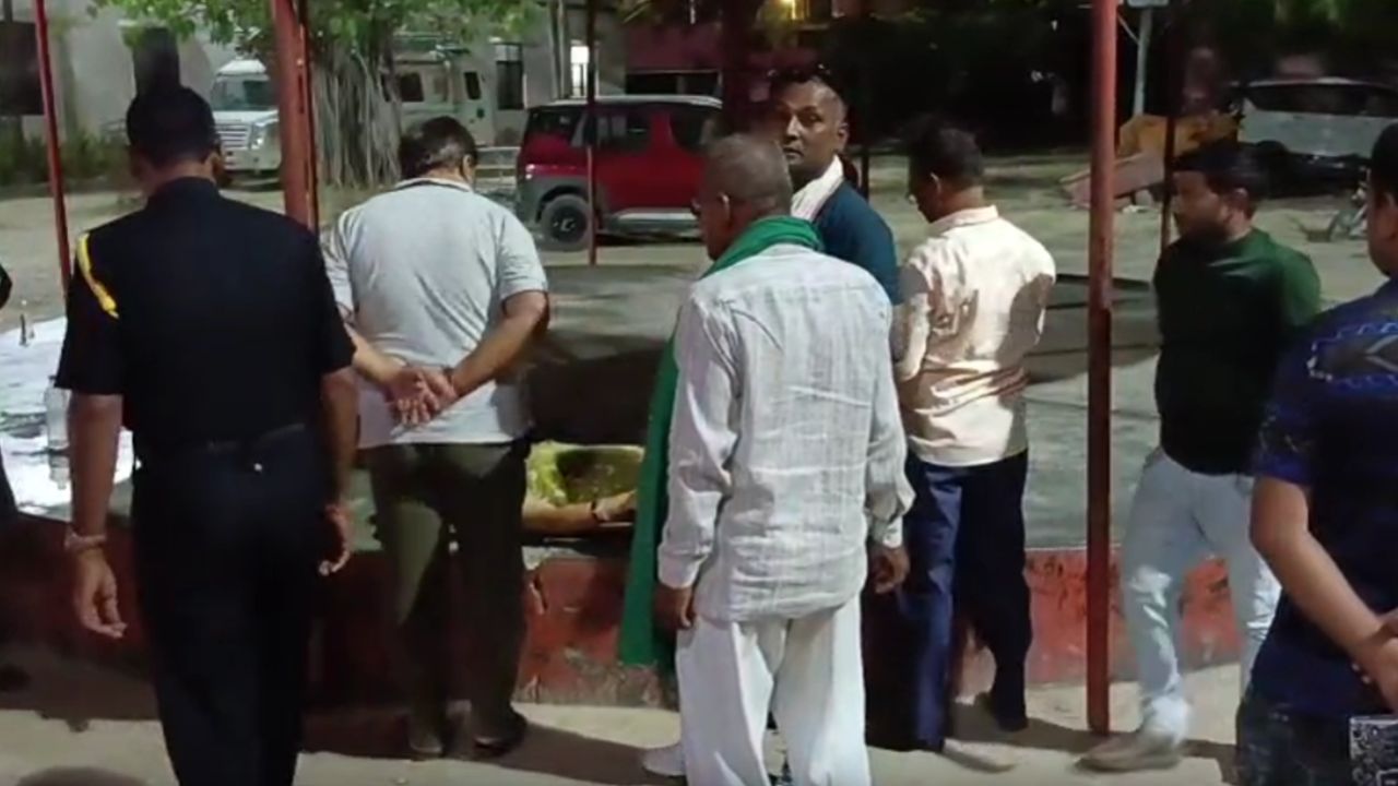 विवाहिता की मौत या साजिश? कमरे में फंदे से लटका मिला शव, परिजनों के आरोपों से उलझ गई पूरी कहानी