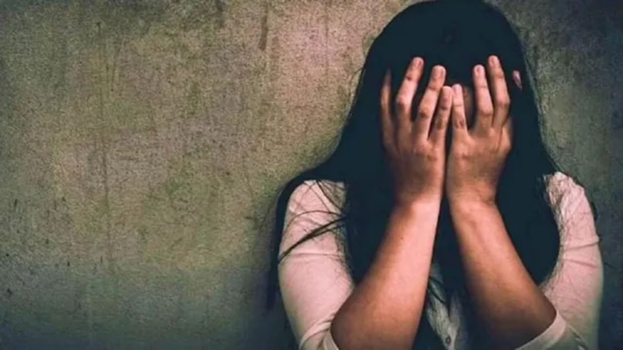 Kanpur Crime:  हैवानियत की हदे पार, बहाने से कमरे में बुलाकर रिसेप्शनिस्ट से किया दुष्कर्म, FIR दर्ज