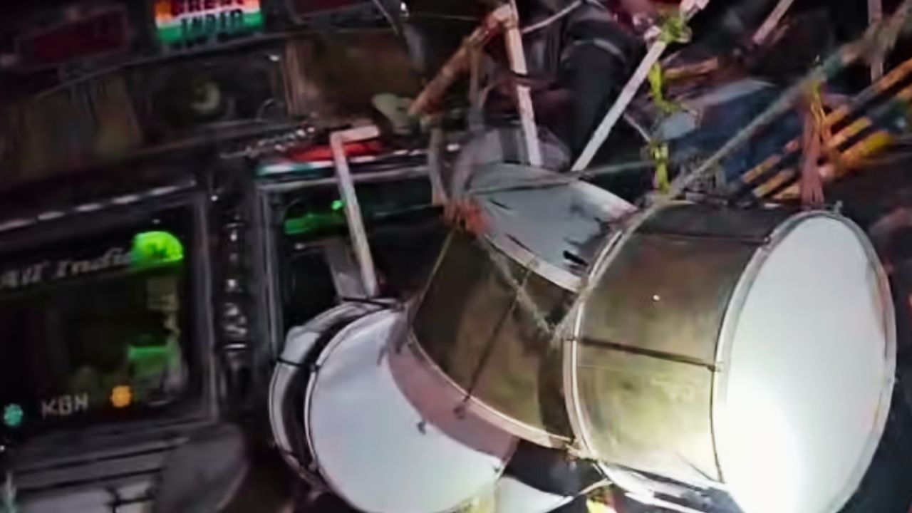 रामगढ़ में काल बनकर दौड़ा कोयला लदा ट्रक, बैंड पार्टी की गाड़ी से टक्कर में सात लोगों की दर्दनाक मौत