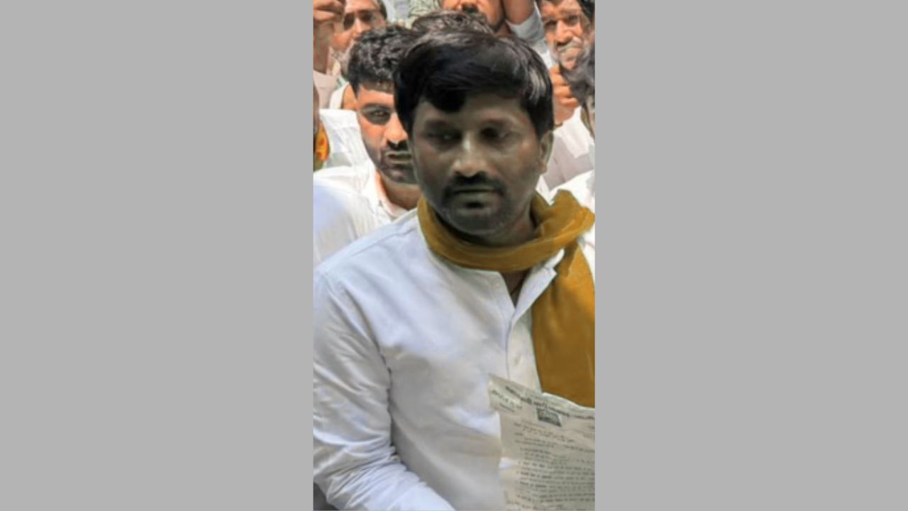 Orai News: जनसमस्याओं पर सपा का प्रदर्शन पड़ा भारी, 235 लोगों पर दर्ज हुआ मुकदमा