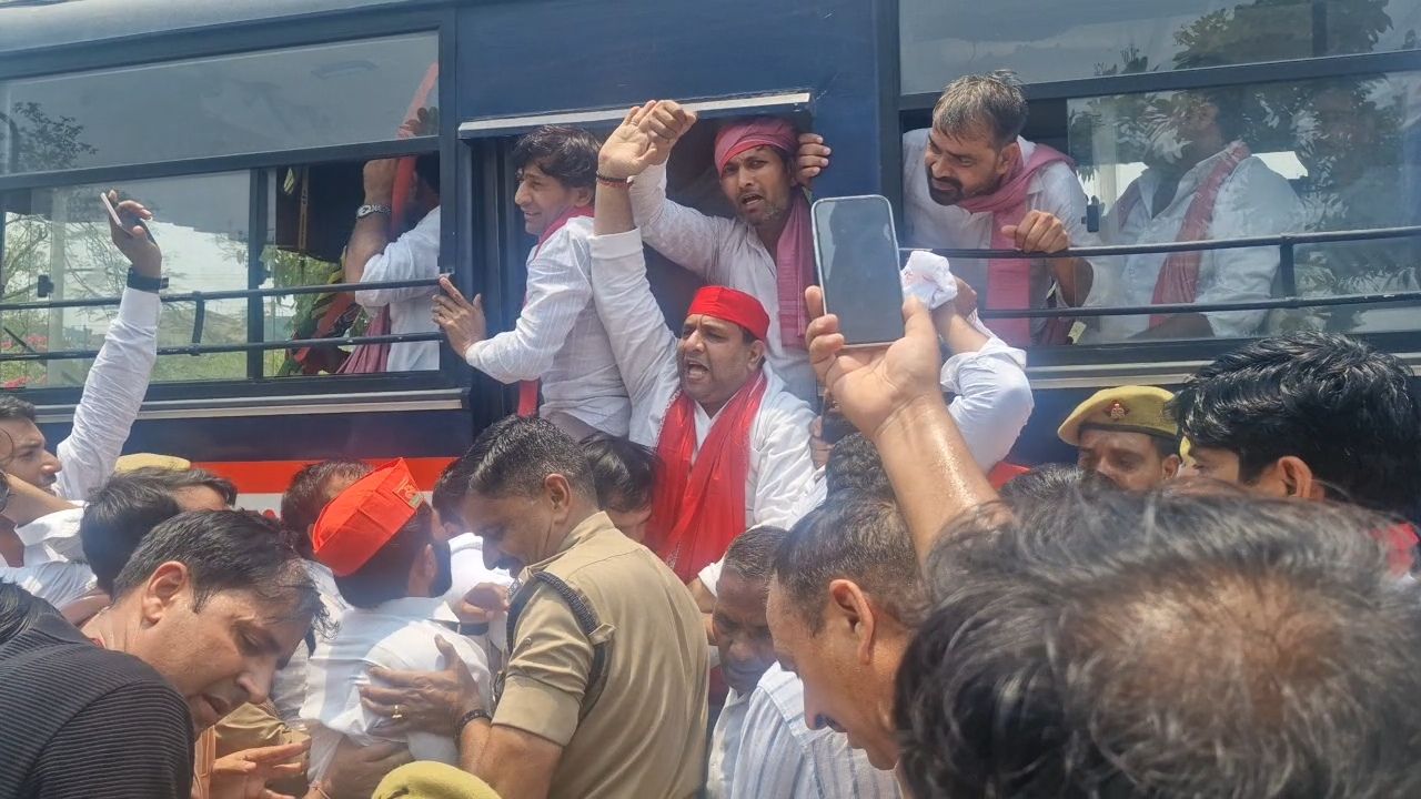 बड़ी खबर: सीएम योगी के नोएडा दौरे से पहले सपा के कई नेता और कार्यकर्ता गिरफ्तार, सियासी तनाव चरम पर