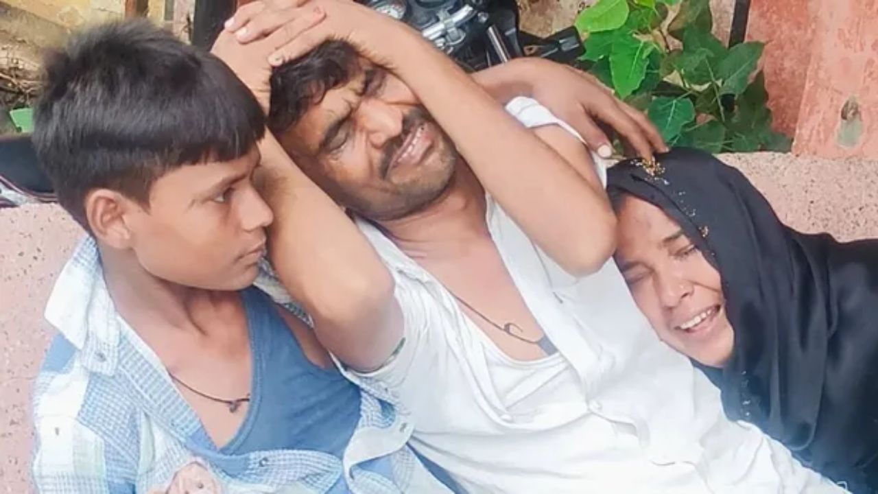 Sant Kabir Nagar: घर के पीछे गई बच्ची पर टूट पड़ा कुत्तों का झुंड, मौत से गांव में पसरा मातम