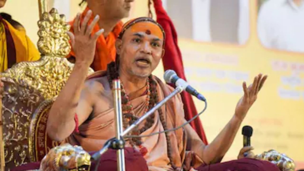 राम मंदिर चढ़ावे पर शंकराचार्य का बड़ा सवाल, मचा सियासी हड़कंप