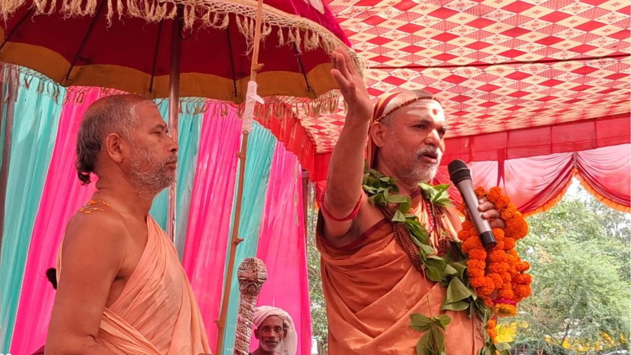 कानपुर देहात में गरजे शंकराचार्य स्वामी अविमुक्तेश्वरानंद, श्रद्धालुओं को अचानक दिला दी ऐसी प्रतिज्ञा… हिल गई सूबे की सियासत!