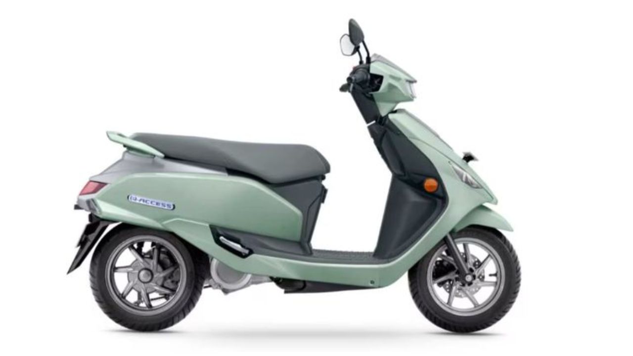 दूसरी ओर, Suzuki का e-Access रोजमर्रा की जरूरतों के लिए बेस्ट है। सिंपल और आकर्षक डिजाइन वाले इस स्कूटर में फ्रंट डिस्क ब्रेक, टेलीस्कोपिक सस्पेंशन और अलॉय व्हील्स दिए गए हैं। इसकी एक्स-शोरूम कीमत 1.88 लाख रुपये रखी गई है। (Img- Pinterest)