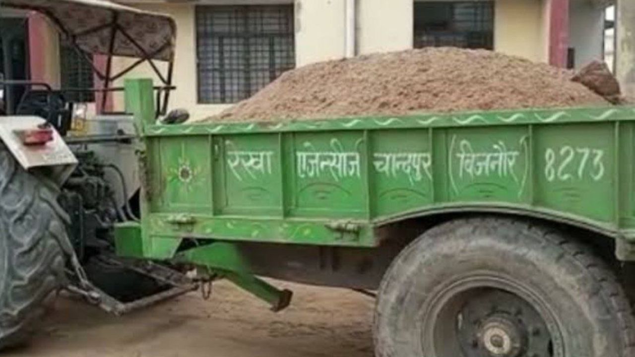 Deoria News: अवैध मिट्टी खनन मामले में प्रशासन सख्त, ट्रैक्टर-ट्रॉली पर बड़ी कार्रवाई