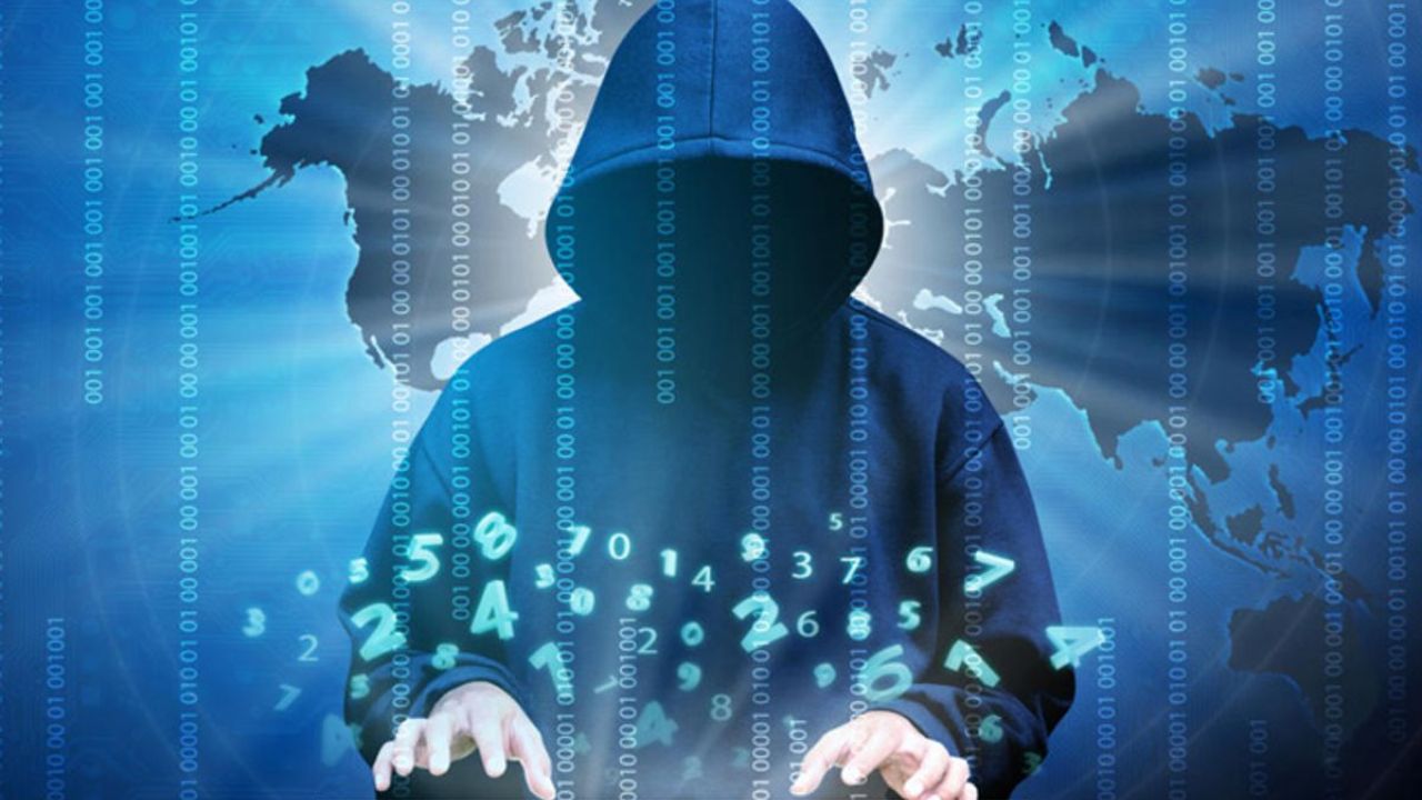 Gorakhpur Cyber Fraud: जब खाकी भी नहीं रही सुरक्षित, पुलिसकर्मी का फोन हैक कर शातिरों ने कैसे उड़ाए लाखों?