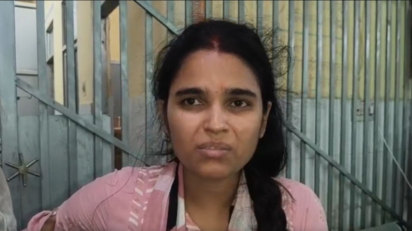 कोर्ट में तारीख पर पहुंची महिला पर क्यों बरसा कहर? फरसा-रॉड से हमले में 3 घायल, सैफई तक पहुंचा मामला