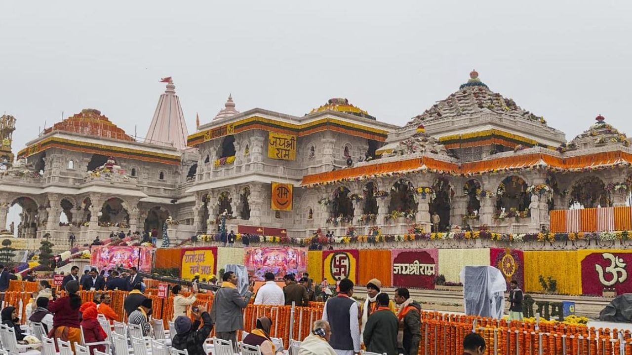 Ram Mandir Donation Controversy: नृपेंद्र मिश्र पहुंचे अयोध्या, ट्रस्ट के फैसलों पर सबकी नजर