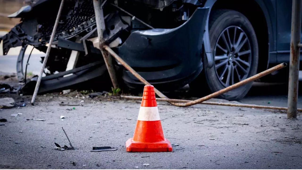 Kanpur Road Accident: कानपुर हाइवे पर गलत दिशा से काल बनकर आई वो रफ्तार… जिसने पल भर में उजाड़ दी एक पिता की दुनिया!