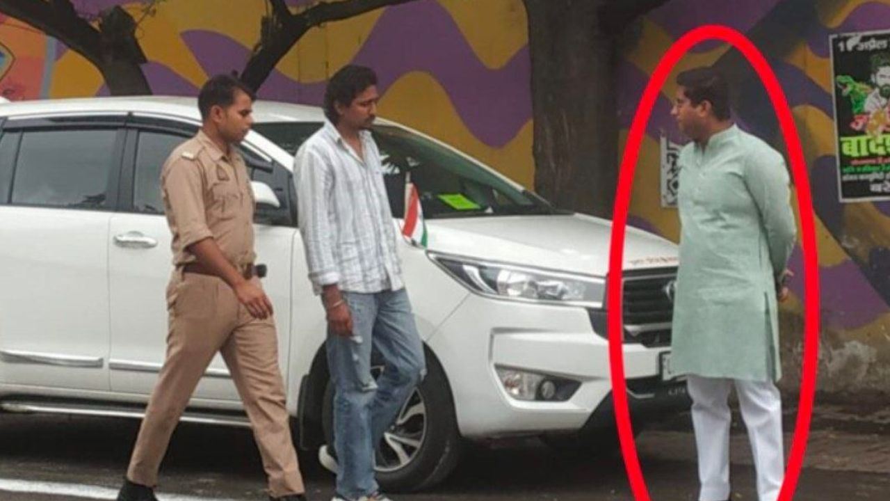 गेट पर रुक गया ‘VIP बेटा’, अंदर गूंज रहा था CM का संबोधन… सुरक्षा ने क्यों दिखाया सख्त रुख?