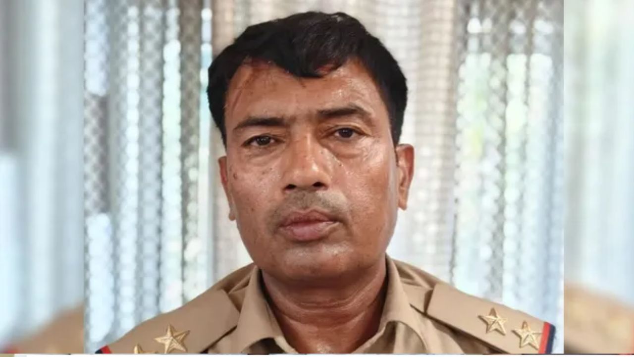 Bahraich News: रिश्वत लेते रंगे हाथ गिरफ्तार हुआ दारोगा, भ्रष्टाचार निवारण संगठन की कार्रवाई