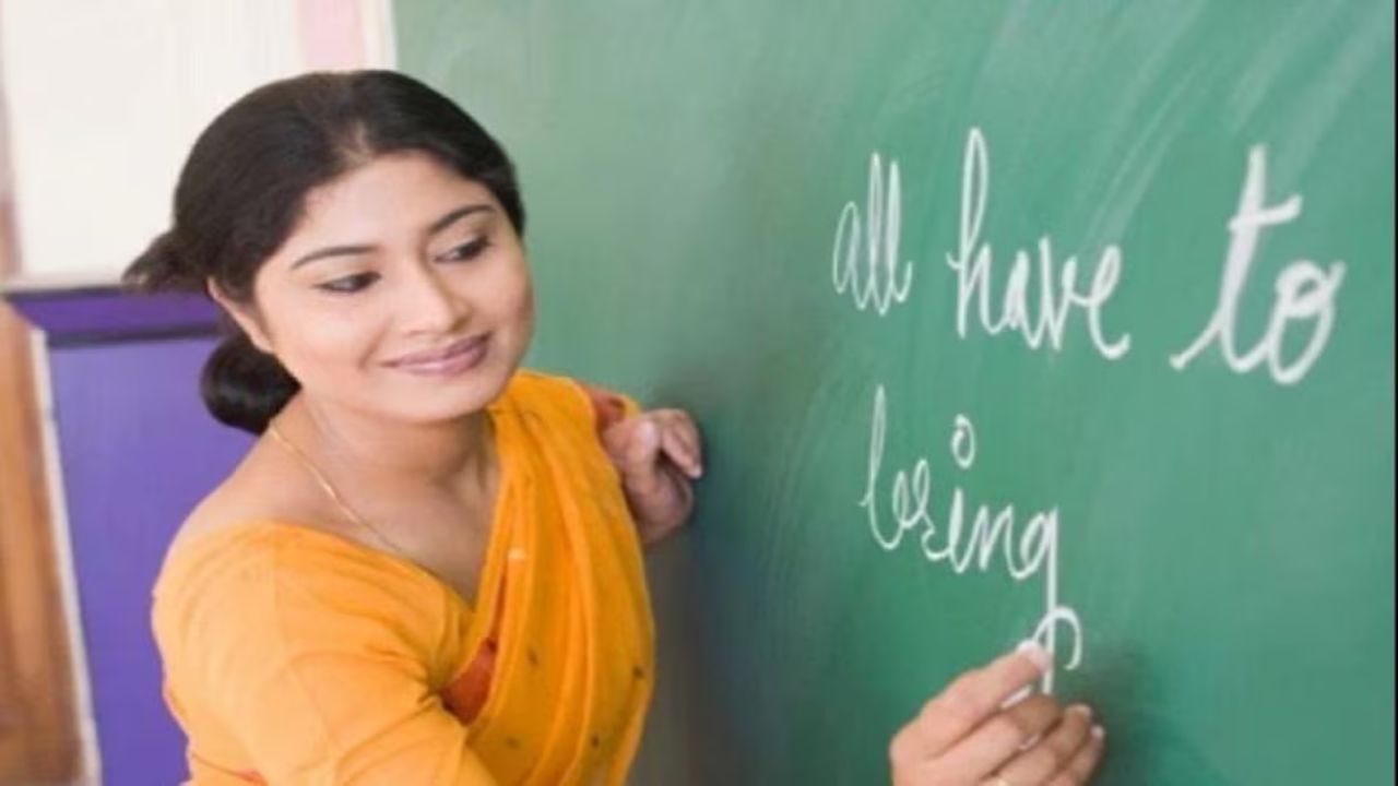 UP Transfer News 2026: बेसिक-माध्यमिक स्कूलों में सरप्लस शिक्षक सूची जारी, आपत्तियों के बाद होंगे तबादले