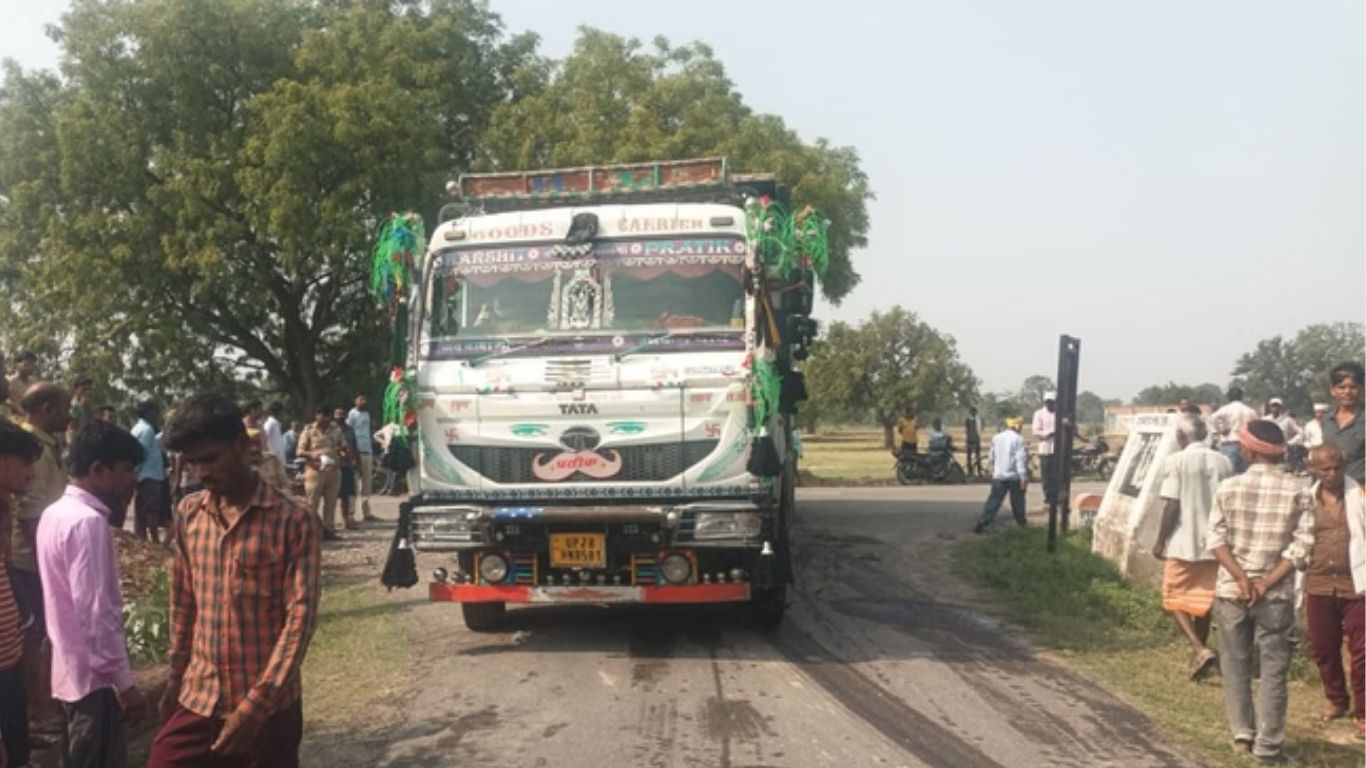 Unnao News: दवा लेने निकले थे दो मौसेरे भाई, रास्ते में डंपर ने छीन ली दोनों की जिंदगी; दो परिवारों के इकलौते चिराग बुझ गए