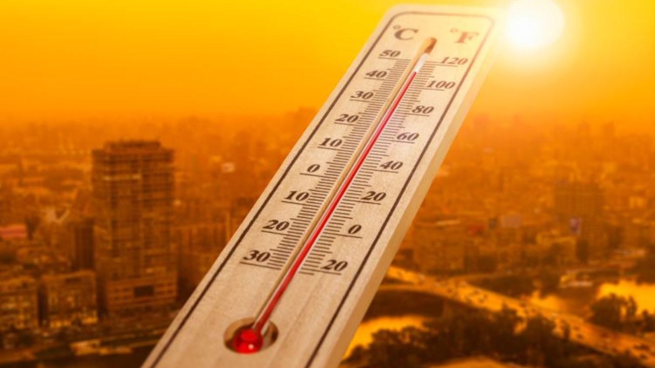 UP Weather Alert: क्या अभी और बढ़ेगी गर्मी? मानसून को लेकर आया बड़ा अपडेट, अगले 7 दिन भारी पड़ सकते हैं