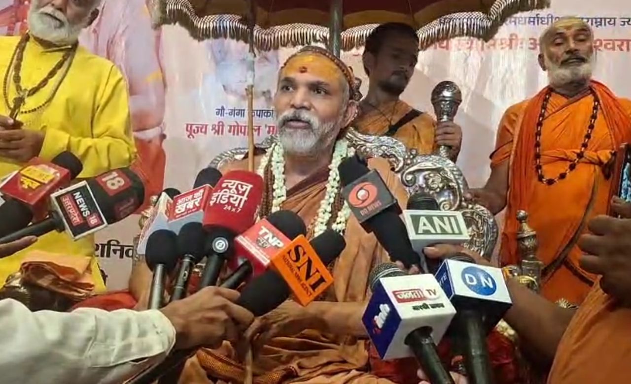 बदायूं पहुंचे स्वामी अविमुक्तेश्वरानंद, राम मंदिर से लेकर सरकार तक कई मुद्दों पर उठाए सवाल, बोले- असली जिम्मेदारों को…