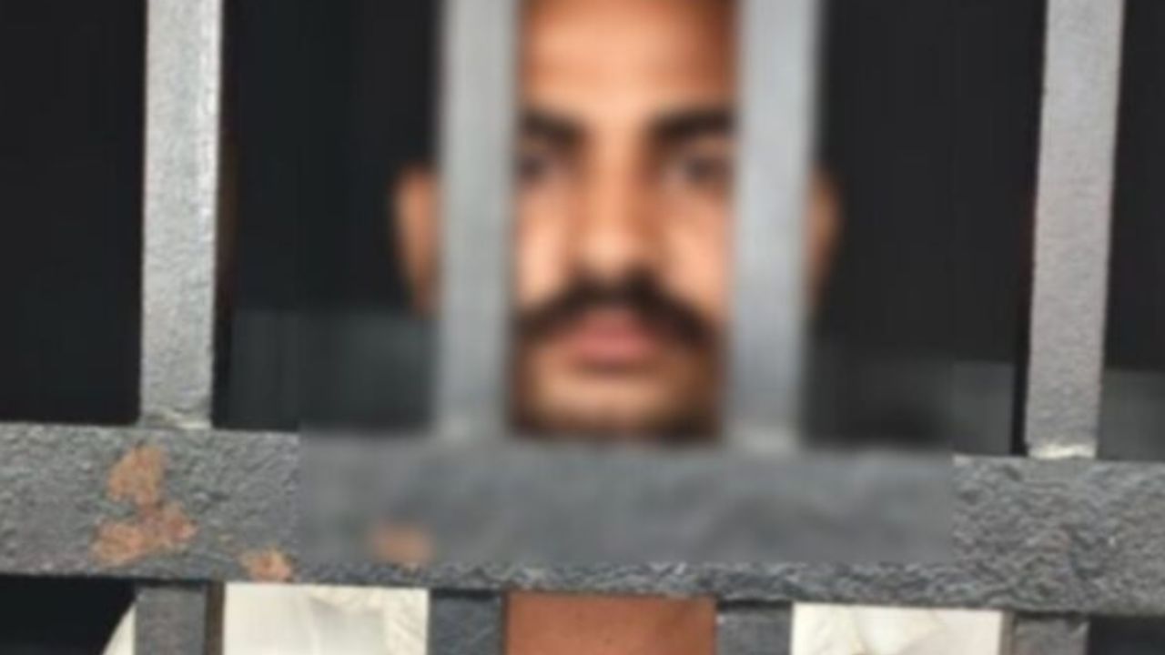 गोरखपुर : पेड़ काटने को लेकर दो पक्षों में भिड़ंत, युवक पर चाकू से हमला