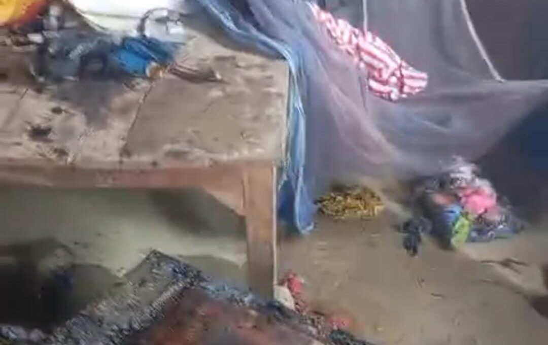 Maharajganj Fire Incident: सुबह-सुबह पूजा के दीये से उठी एक चिंगारी, फिर घर में रखे इस सामान ने मचाई ऐसी तबाही की…