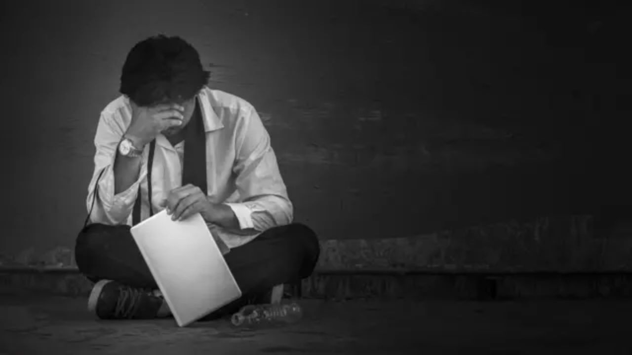 Dehradun Crime: NEET की तैयारी कर रही छात्रा ने क्यों उठाया खौफनाक कदम? कमरे से मिला सुसाइड नोट बना राज की चाबी