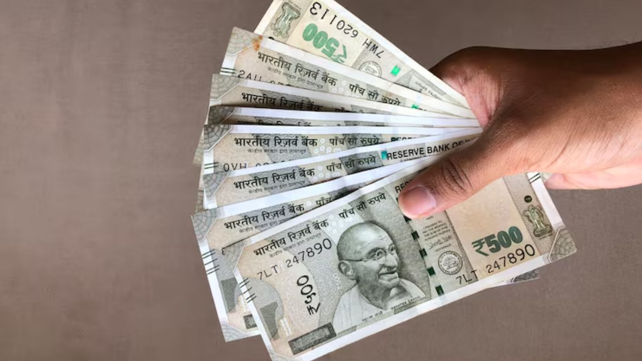 सैलरी-पेंशन बढ़ाने के मुद्दे पर मांंगे सुझाव, जानिए कब आएगी 8वें वेतन आयोग की रिपोर्ट और कब से मिलेगा जनवरी 2026 का एरियर