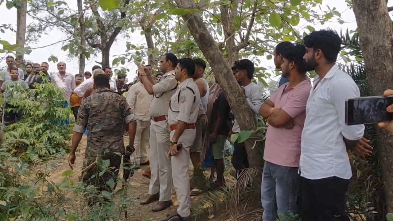 गोड्डा में शव के पास मिले बैग और कपड़े, पुलिस के सामने नए-नए सवाल खड़े
