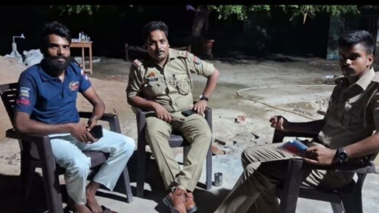 Gorakhpur: मुख्यमंत्री को ज्ञापन देने से पहले आप जिला महासचिव हाउस अरेस्ट, कार्यकर्ताओं में भारी रोष