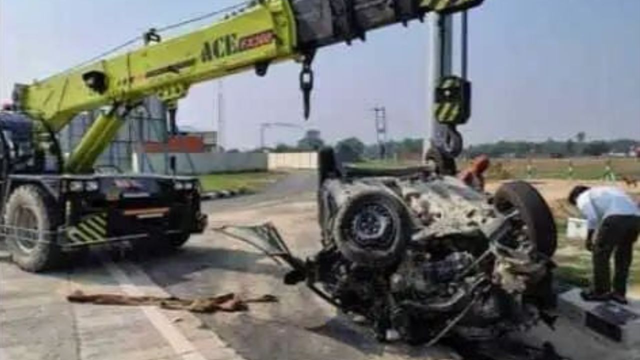 गोरखपुर लिंक एक्सप्रेस-वे पर पलटी तेज रफ्तार कार, 4 दोस्त गंभीर, जानिए कैसे हुआ यह खौफनाक हादसा