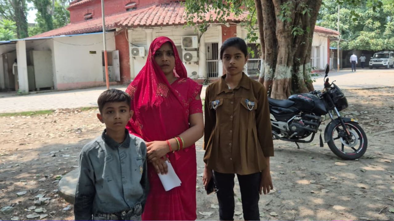 “बच्चों की पढ़ाई मांगी तो मिली तलाक की धमकी…” गोरखपुर SSP दफ्तर में फूट-फूट कर रोई पीड़िता