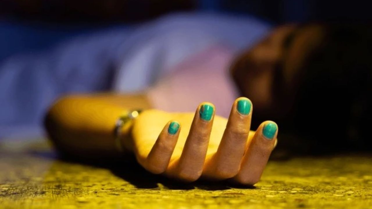 ग्रेटर नोएडा में शादी के 9 साल बाद पति बना जल्लाद, पत्नी को दी ऐसी सजा; सुनकर आपके भी हो जाएंगे रोंगटे खड़े