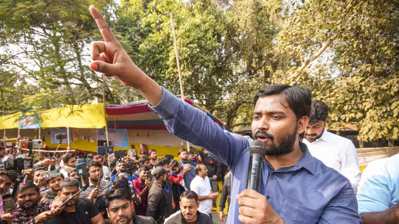Paper Leak Case: पेपर पहुंचाने में नहीं, लीक रोकने में है समस्या’, NEET मामले पर खान सर का बड़ा बयान