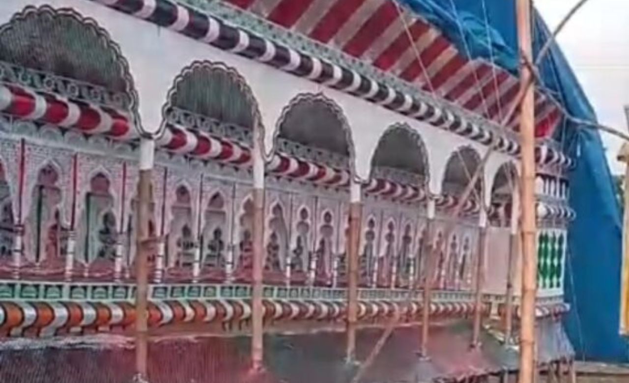 60 फीट ऊंचे ताजिए का ऐसा नजारा, जिसे देखने उमड़ रही भीड़! आखिर मुंडेरा खुर्द में क्या है खास?