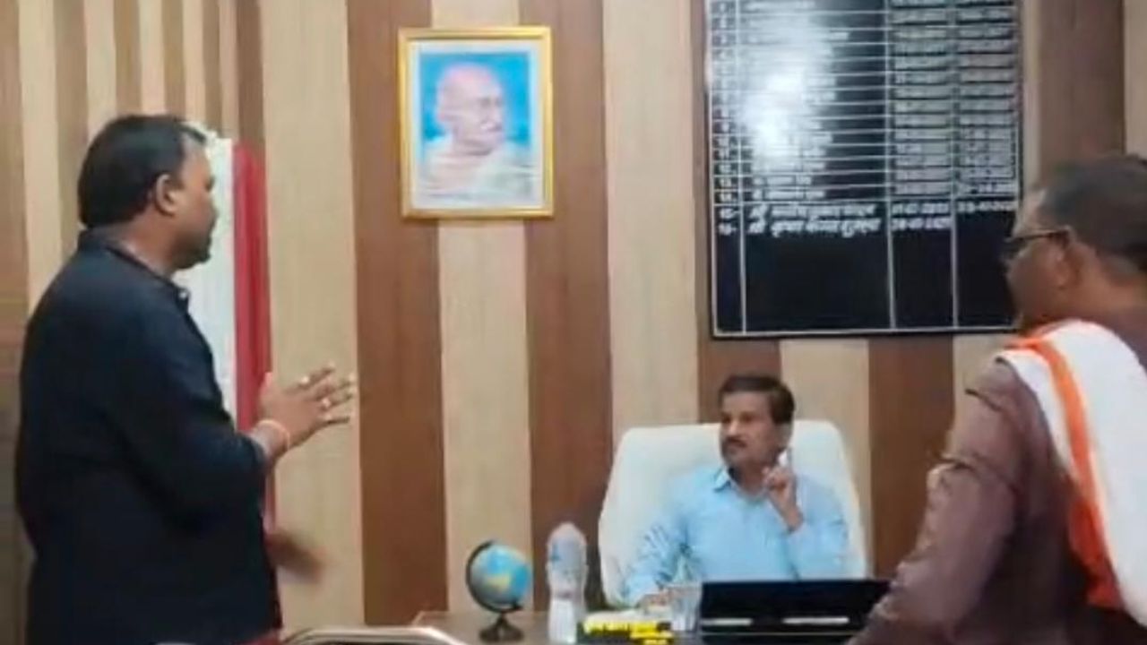 बीडीओ की पहले भी की जा चुकी हेै शिकायत! वीडियो वायरल होने से मामला चर्चा में