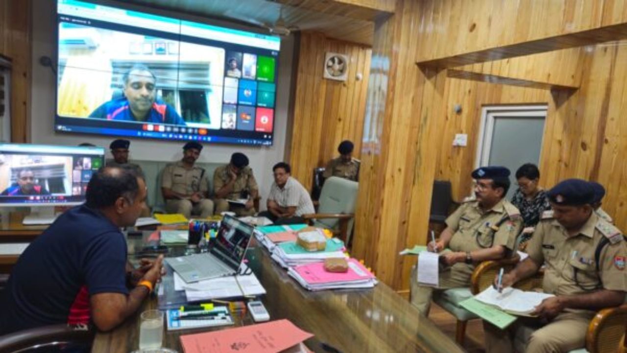 कैंची धाम मेले पर ‘हाई अलर्ट’ मोड में नैनीताल पुलिस; SSP ने सुरक्षा, भीड़ नियंत्रण और ट्रैफिक प्लान पर बताई पूरी रणनीति