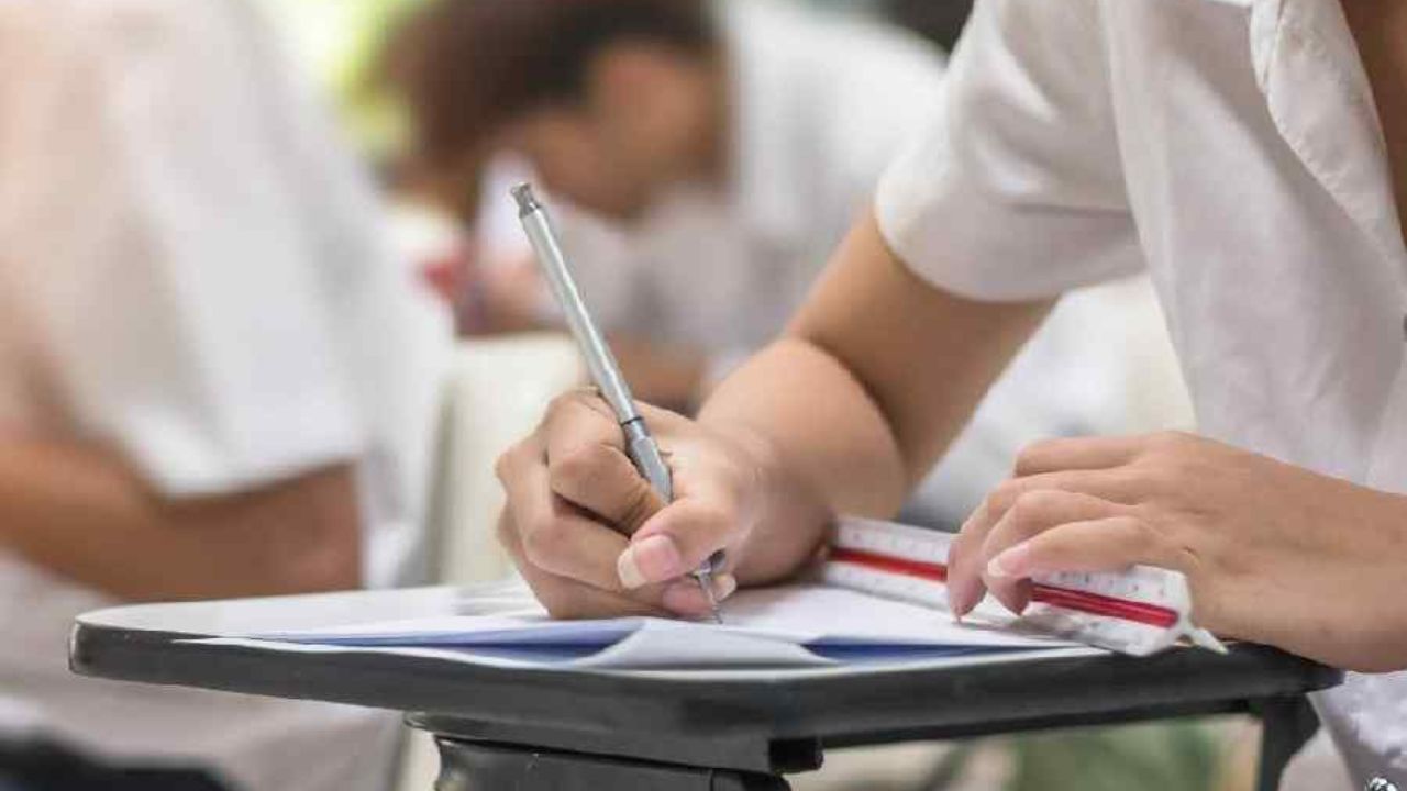 NEET री-एग्जाम से पहले बड़ा अलर्ट! एक गलती पड़ सकती है भारी, EOU ने छात्रों को दी सख्त चेतावनी