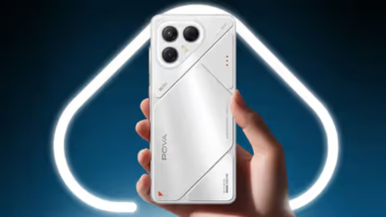लॉन्च से पहले इस फोन को बेंचमार्किंग वेबसाइट गीकबेंच और FCC सर्टिफिकेशन डेटाबेस पर भी स्पॉट किया गया है। रिपोर्ट्स के मुताबिक, Tecno Pova 8 को MediaTek Dimensity 7100 चिपसेट, 6GB रैम और लेटेस्ट एंड्रॉइड 16 (Android 16) ऑपरेटिंग सिस्टम के साथ टेस्ट किया जा रहा है। इसके साथ ही सर्टिफिकेशन डेटाबेस से पता चला है कि इस बड़ी बैटरी को तेजी से चार्ज करने के लिए फोन में 45W की वायर्ड फास्ट चार्जिंग का सपोर्ट दिया जाएगा। (Img- Internet)