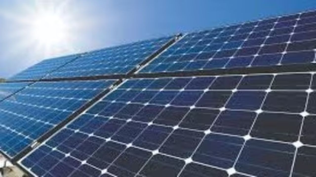 Solar Panel: सोलर पैनल लगवाना पड़ेगा महंगा? जानें नए नियम